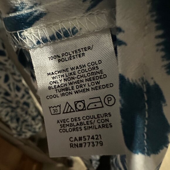 Ann Taylor size M blue print split v neck long sleeve blouse - Picture 5 of 6